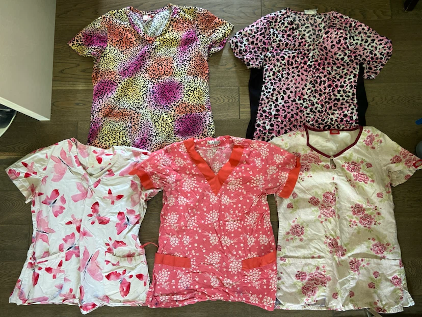 Assorted Patterned Medical Scrub Tops Bundle +BONUS pants XS-S - photo 5