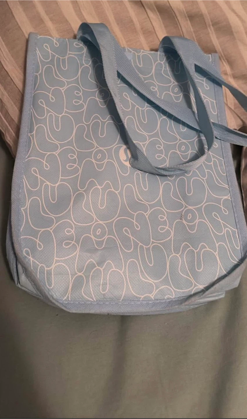 Lululemon blue tote