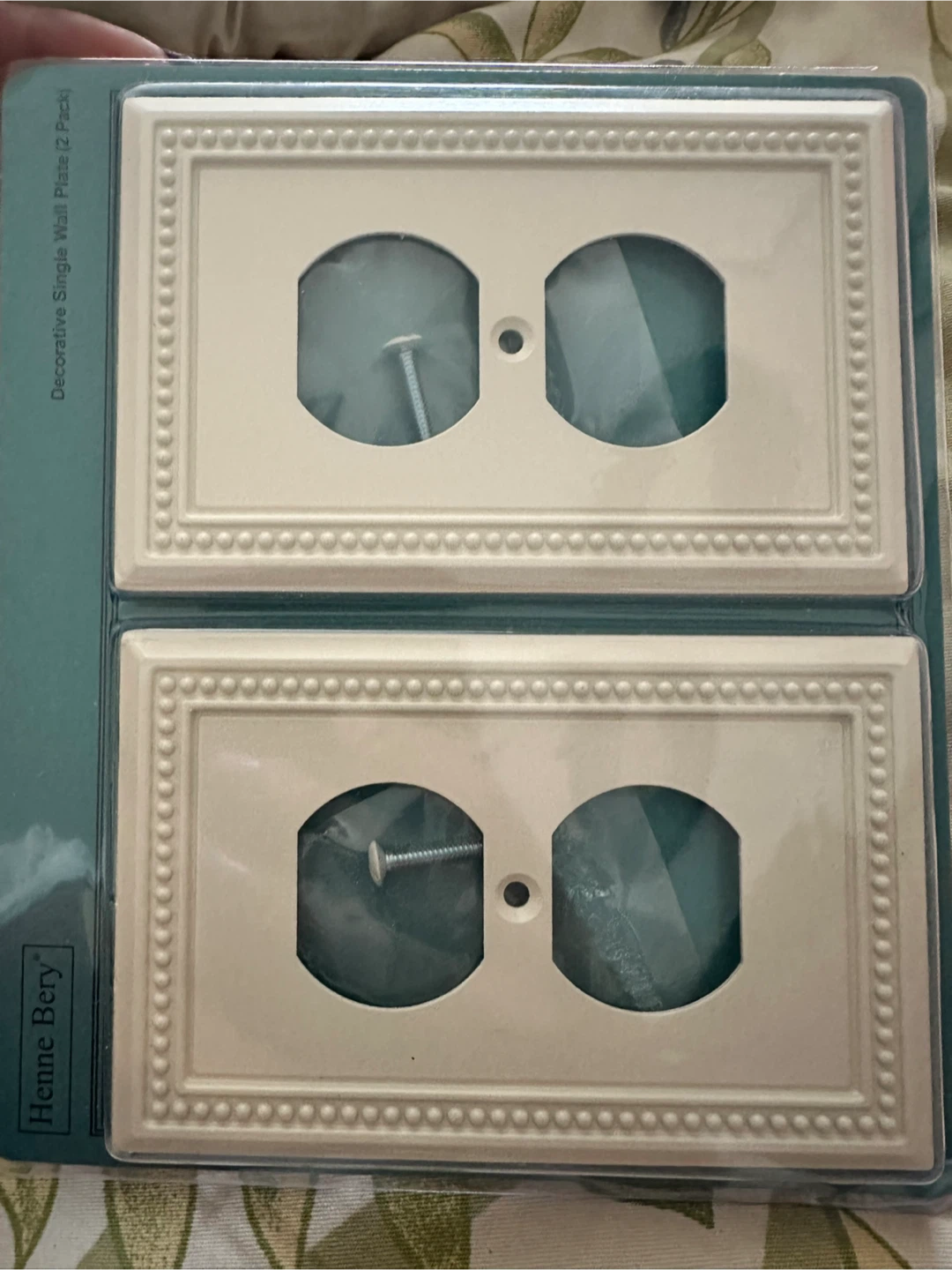 Henne Bery Decorative Single Wall Plates (2 Pack) - photo 2