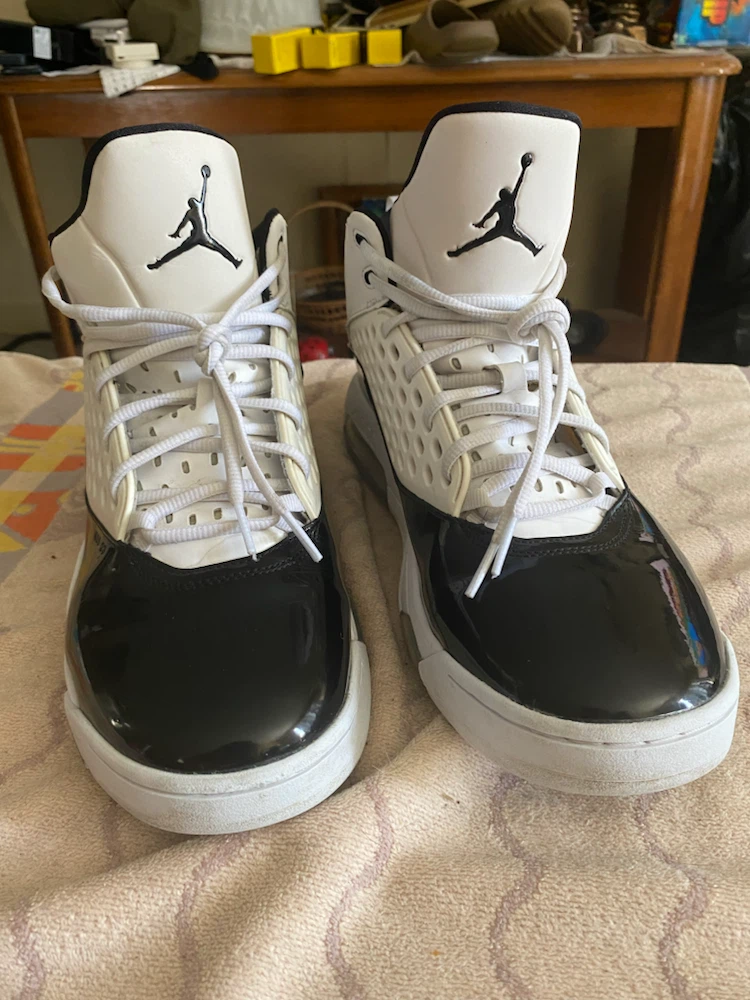 Jordan Max Aura 2 White and Black Size 12