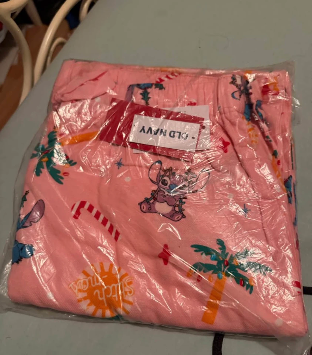 Women old navy pink stitch pjs bottoms size Xs tags on