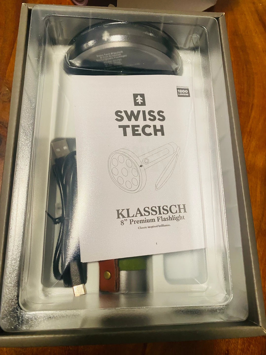New SWISSTECH Klassisch 8" Premium Rechargeable Flashlight - photo 5