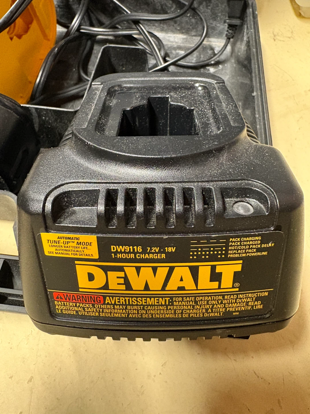 DEWALT 18V Cordless Drill with Charger and Battery - photo 2