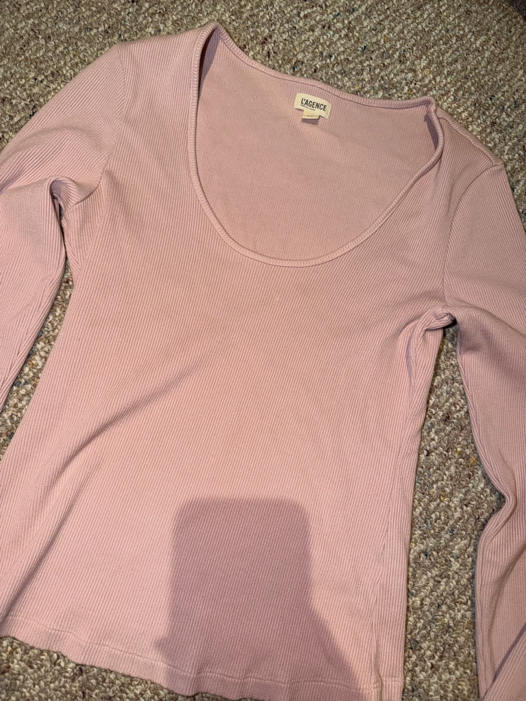 L'AGENCE pink ribbed long sleeve top - photo 2