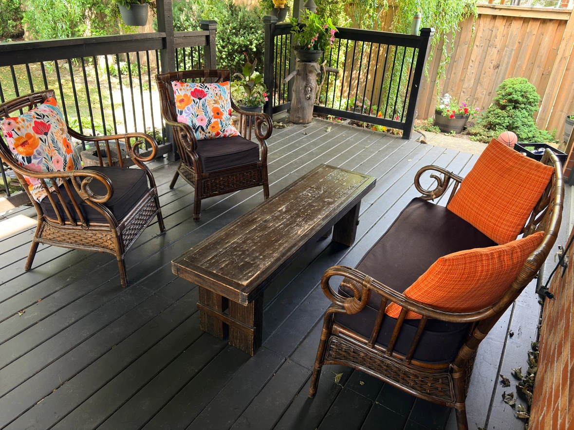 Wicker patio chair with floral cushion - photo 4