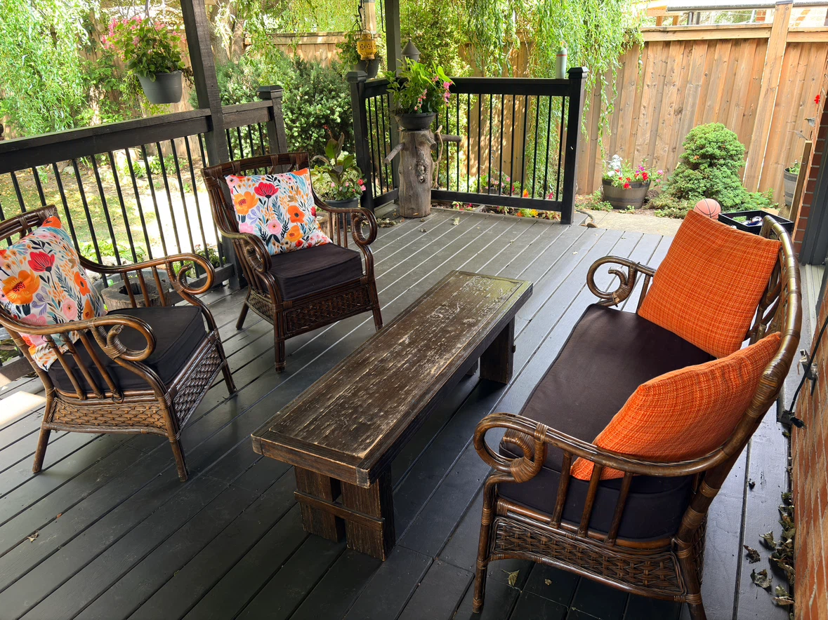 Wicker patio chair with floral cushion - photo 5