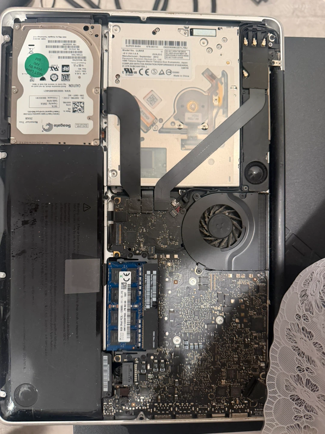 Apple MacBook Pro Laptop - photo 2