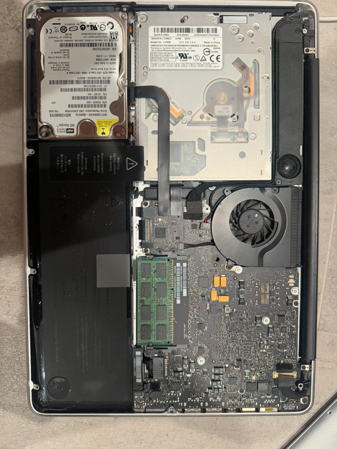 Apple MacBook Pro Laptop - photo 3