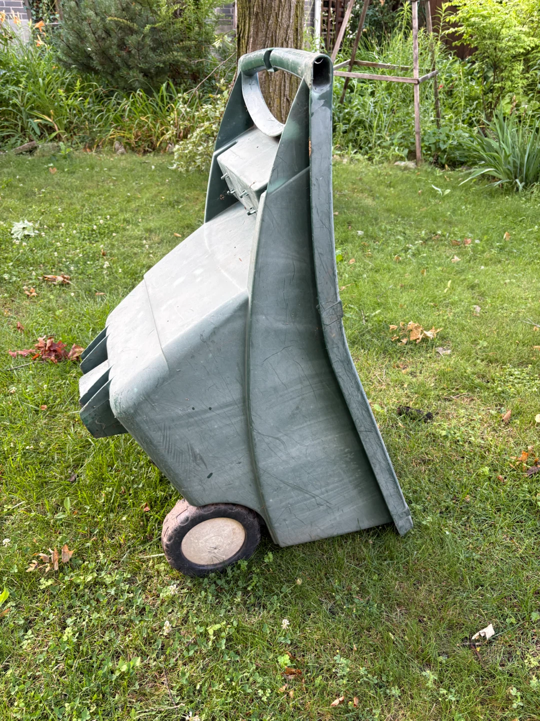 Garden Cart / Wheelbarrow - photo 2