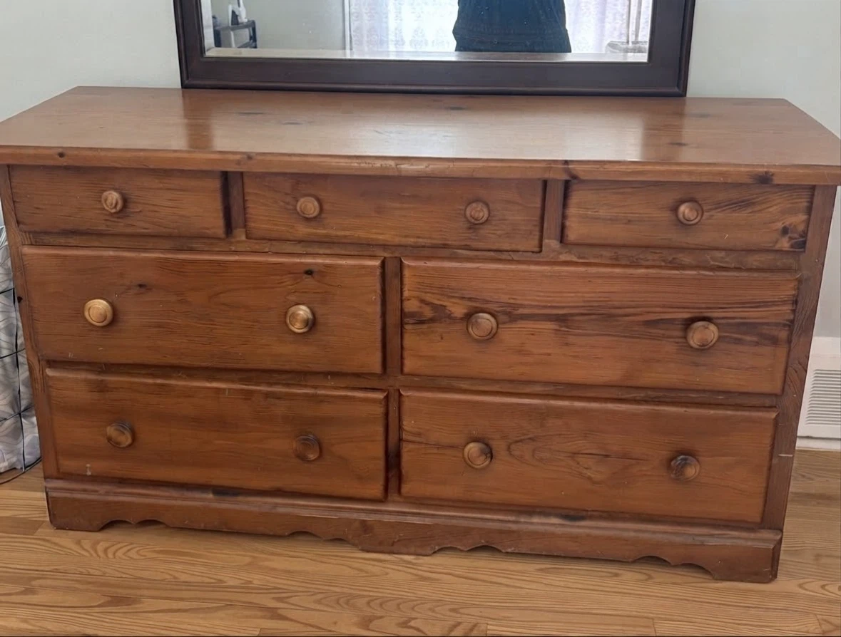 Wooden Dresser with 7 Drawers