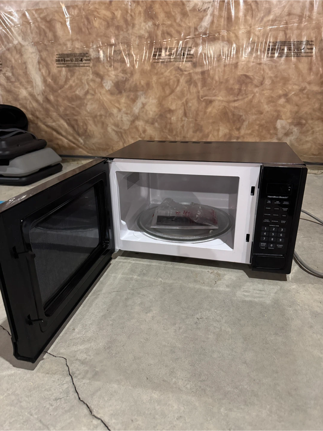 Hamilton Beach Microwave - photo 2