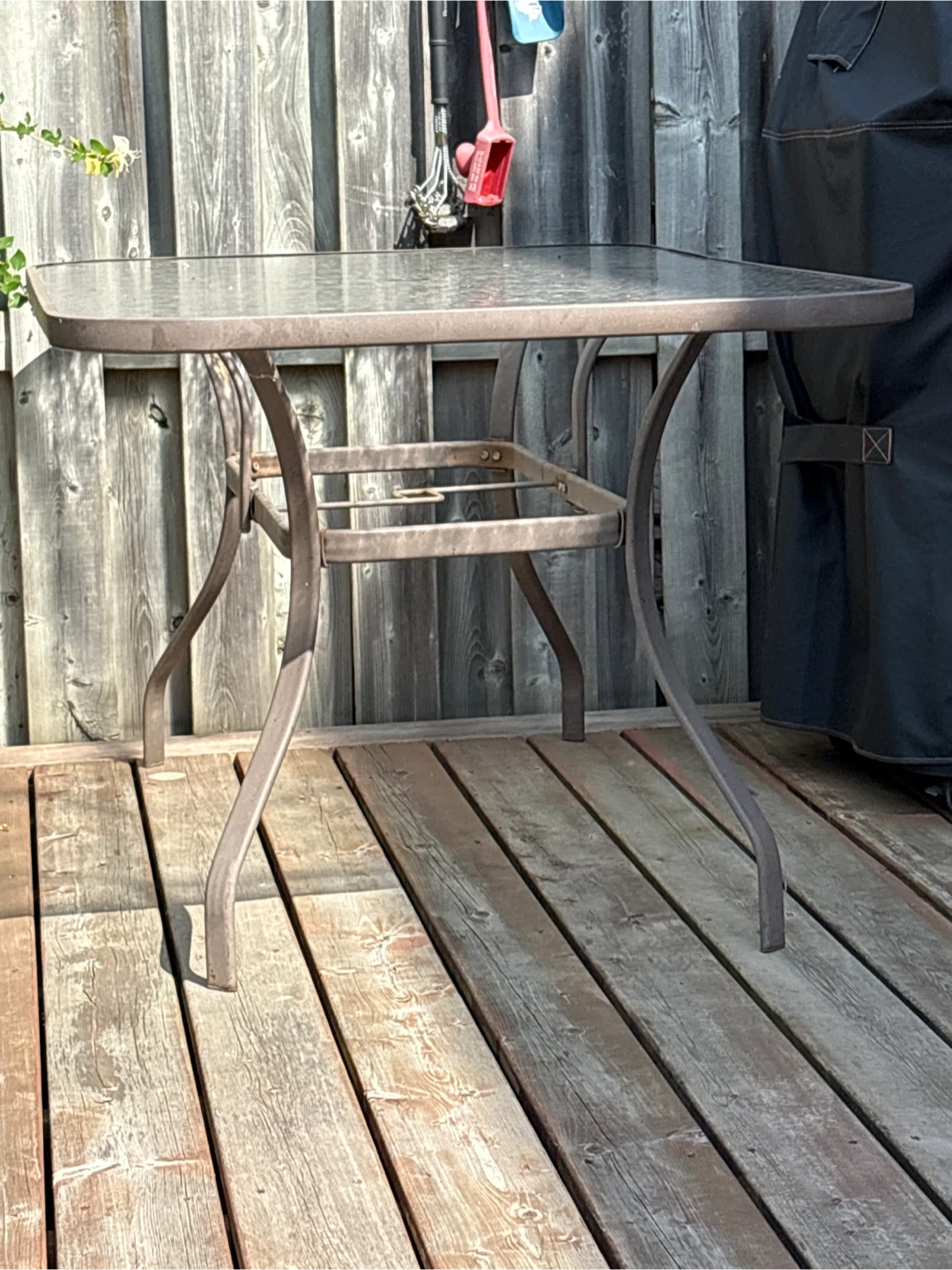 Glass top patio table with umbrella hole - photo 3