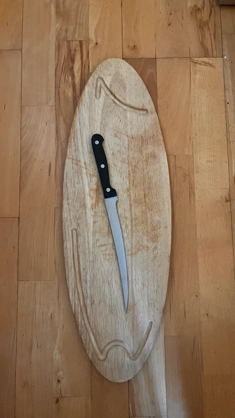 23.5” Wooden Fish Cutting Board with Carving Knife