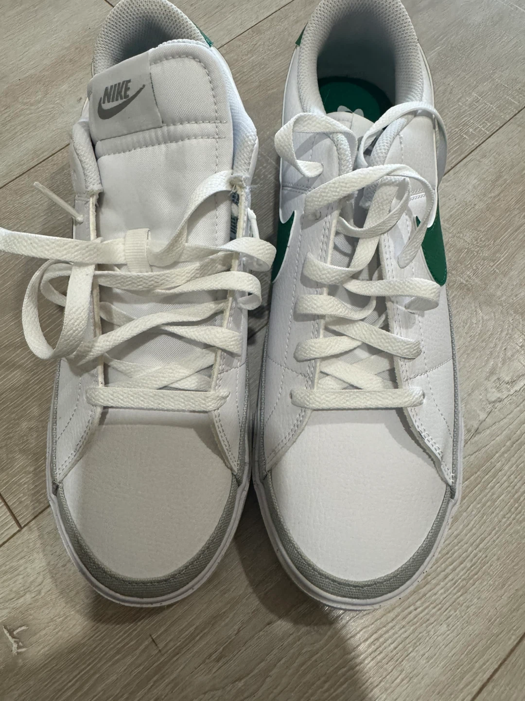 Nike Women White & Green Sneakers - photo 2