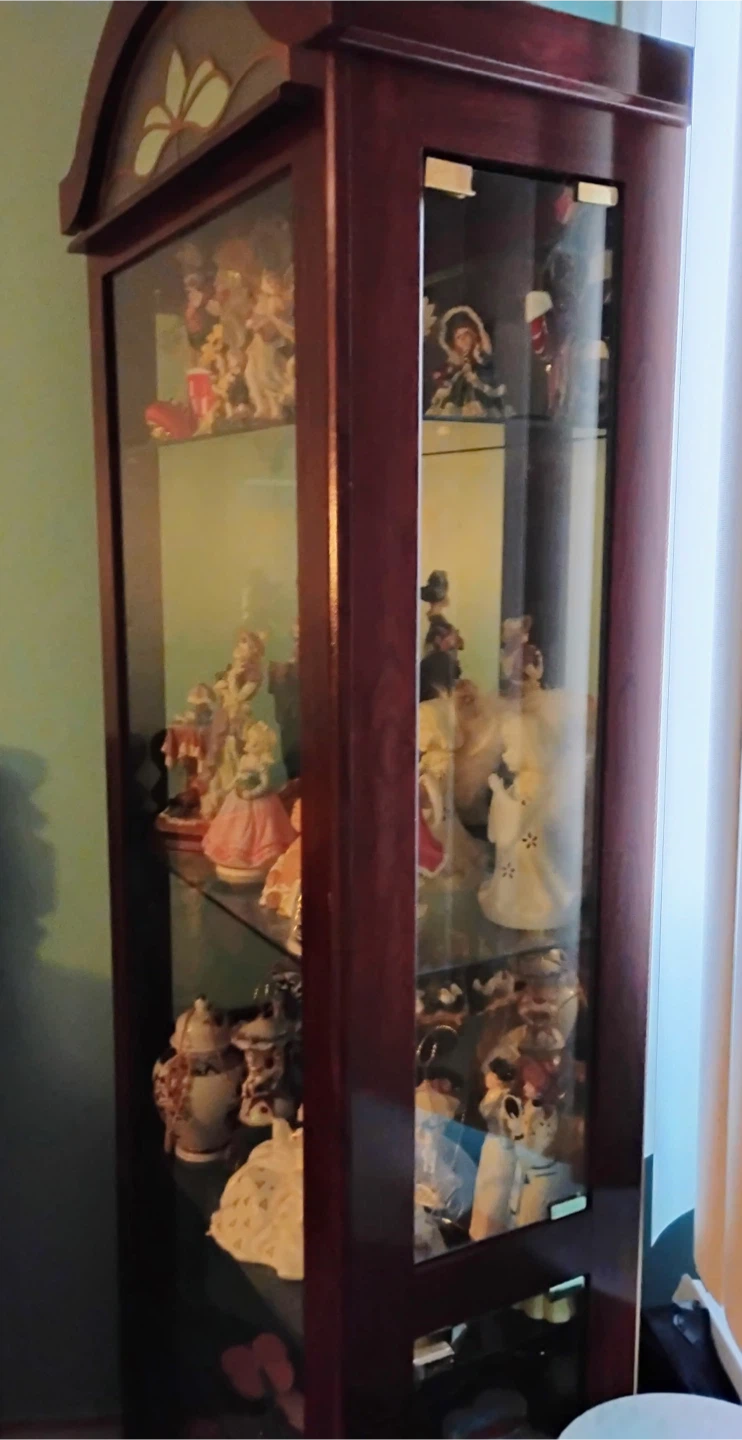 Dark wood curio cabinet with glass shelves - photo 2