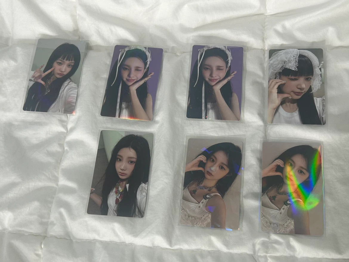 ILLIT SUPER REAL ME PHOTO CARDS! 5 and 2 $8 each, rest is $9 - photo 3