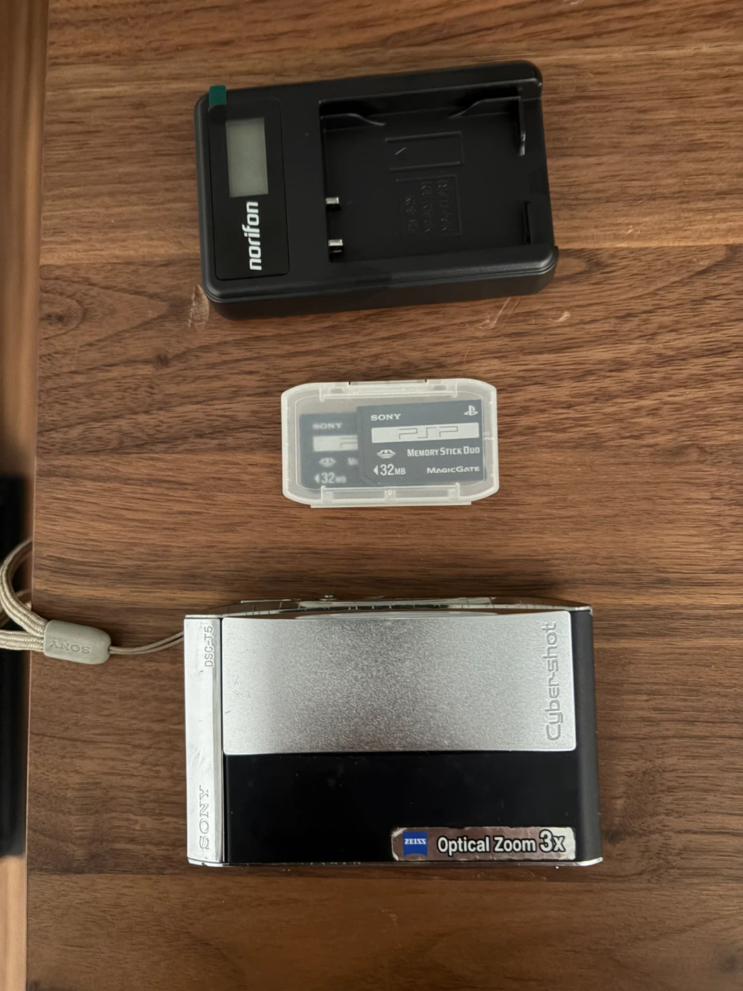 Vintage Sony Cyber-shot Digital Camera - Complete Bundle - photo 3