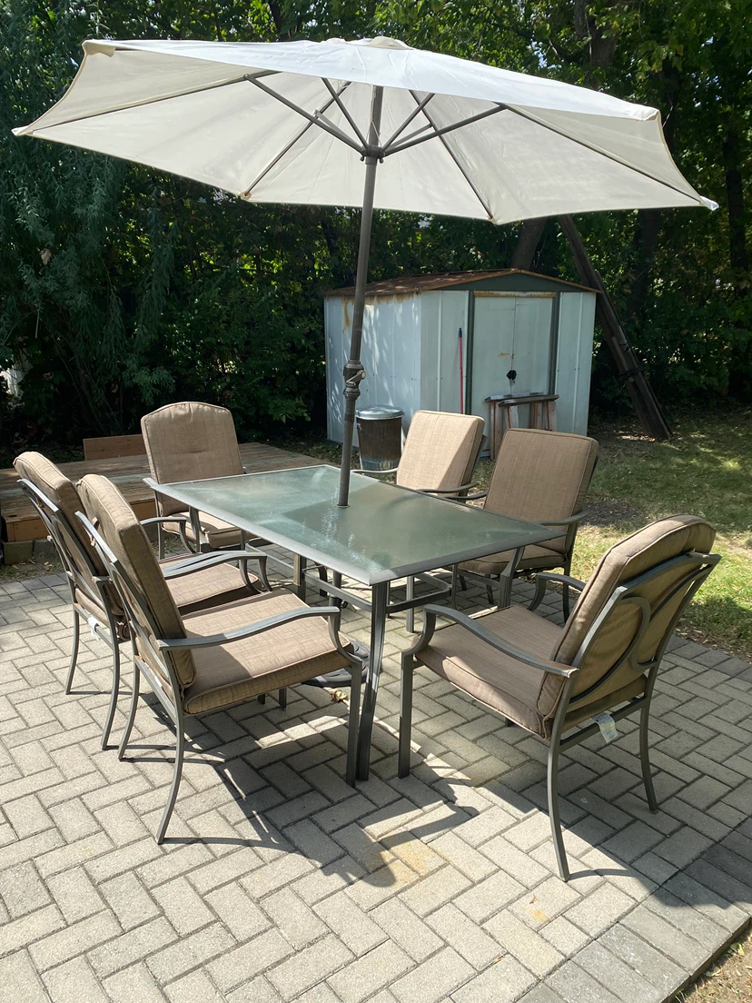 Selling patio set - photo 2