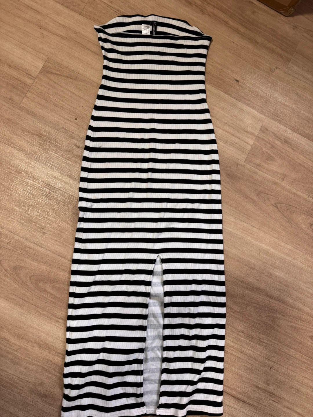 Shein NYC Graphic T-Shirt & Divided by H&M Striped Dress Bundle - photo 2