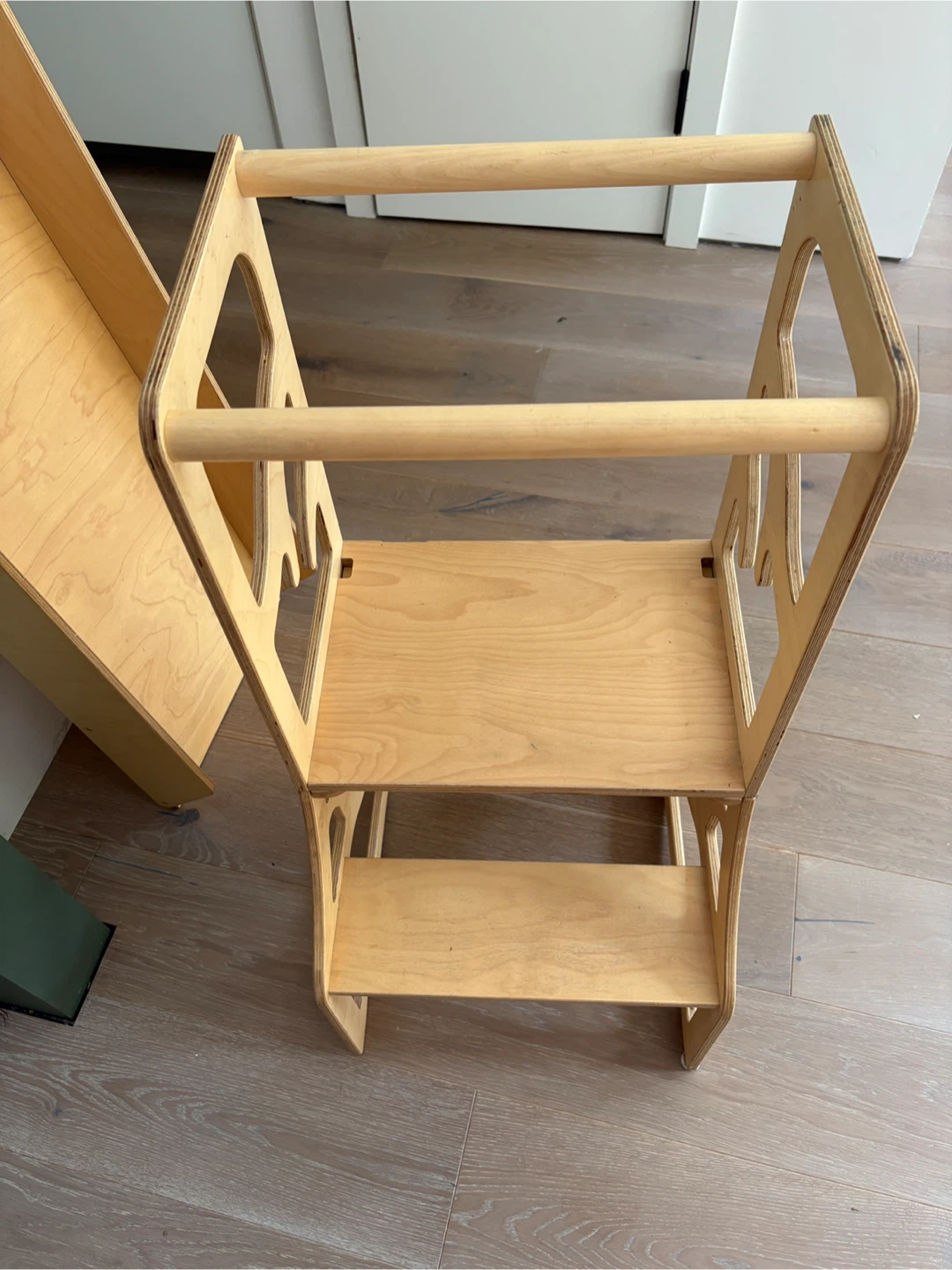 3-in-1 Wooden Kitchen Helper Tower with Detachable Slide - photo 4