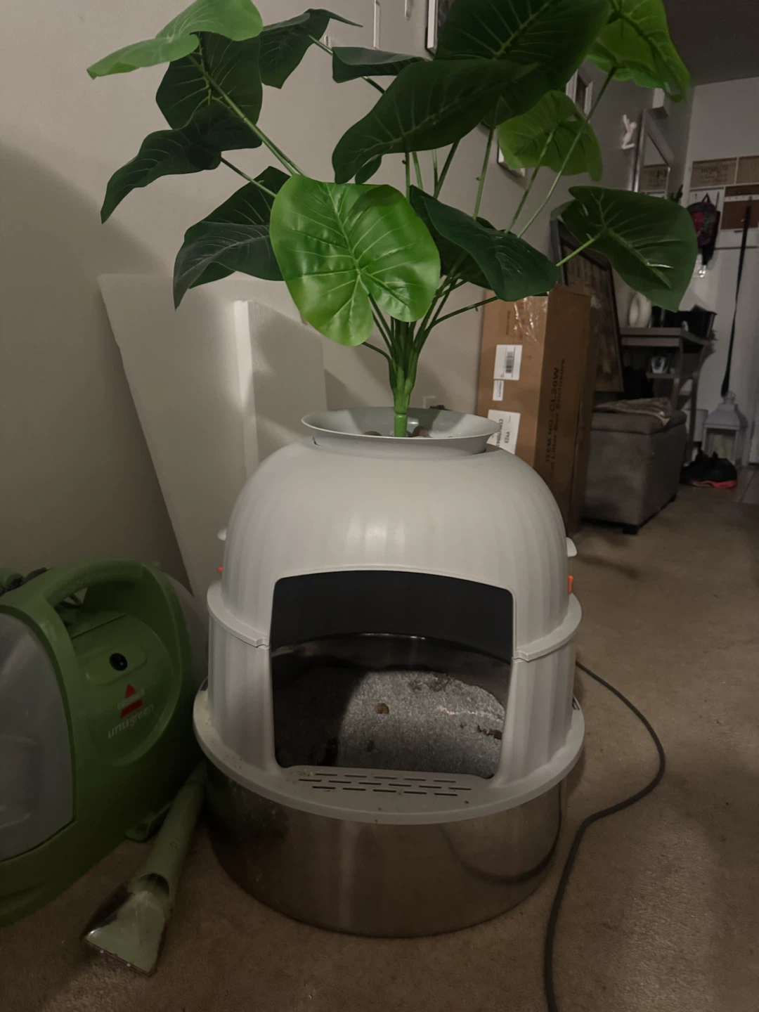 Hidden plant cat litter box enclosure - photo 2
