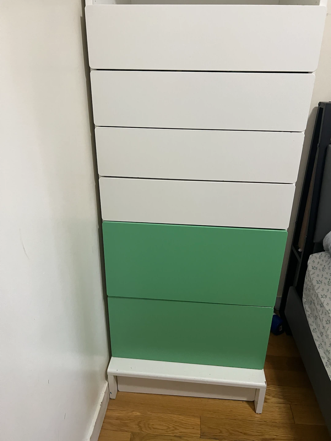 White and Green Drawer Unit - photo 4