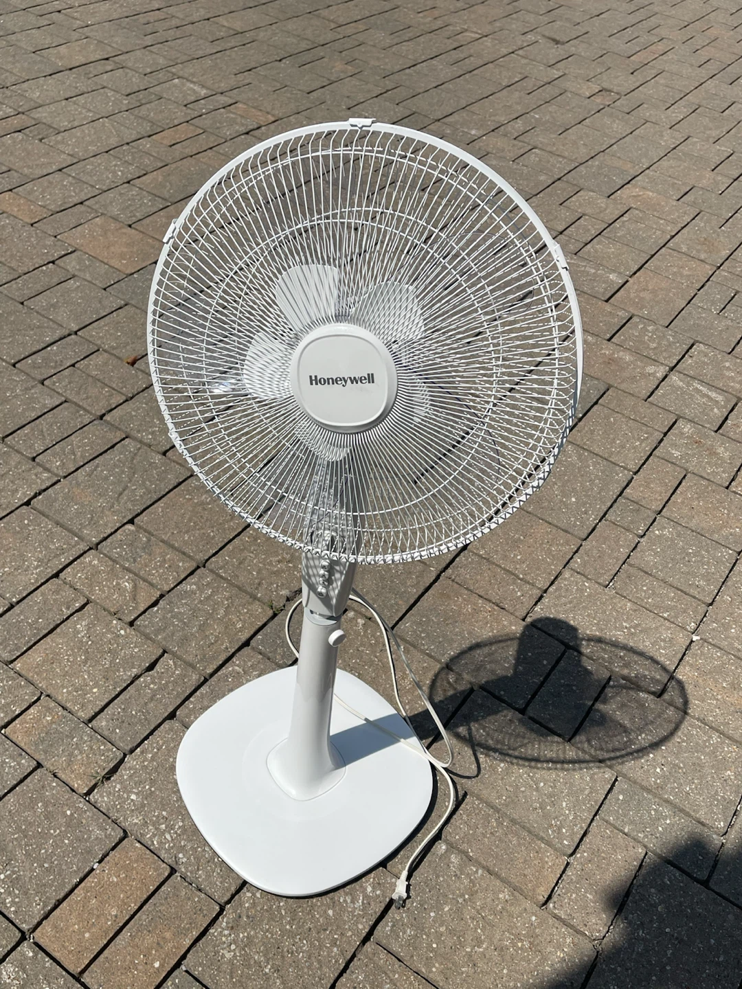 Honeywell White Pedestal Fan