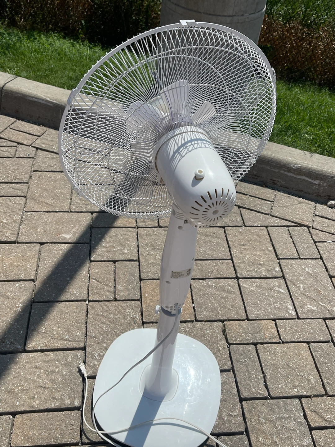 Honeywell White Pedestal Fan - photo 4