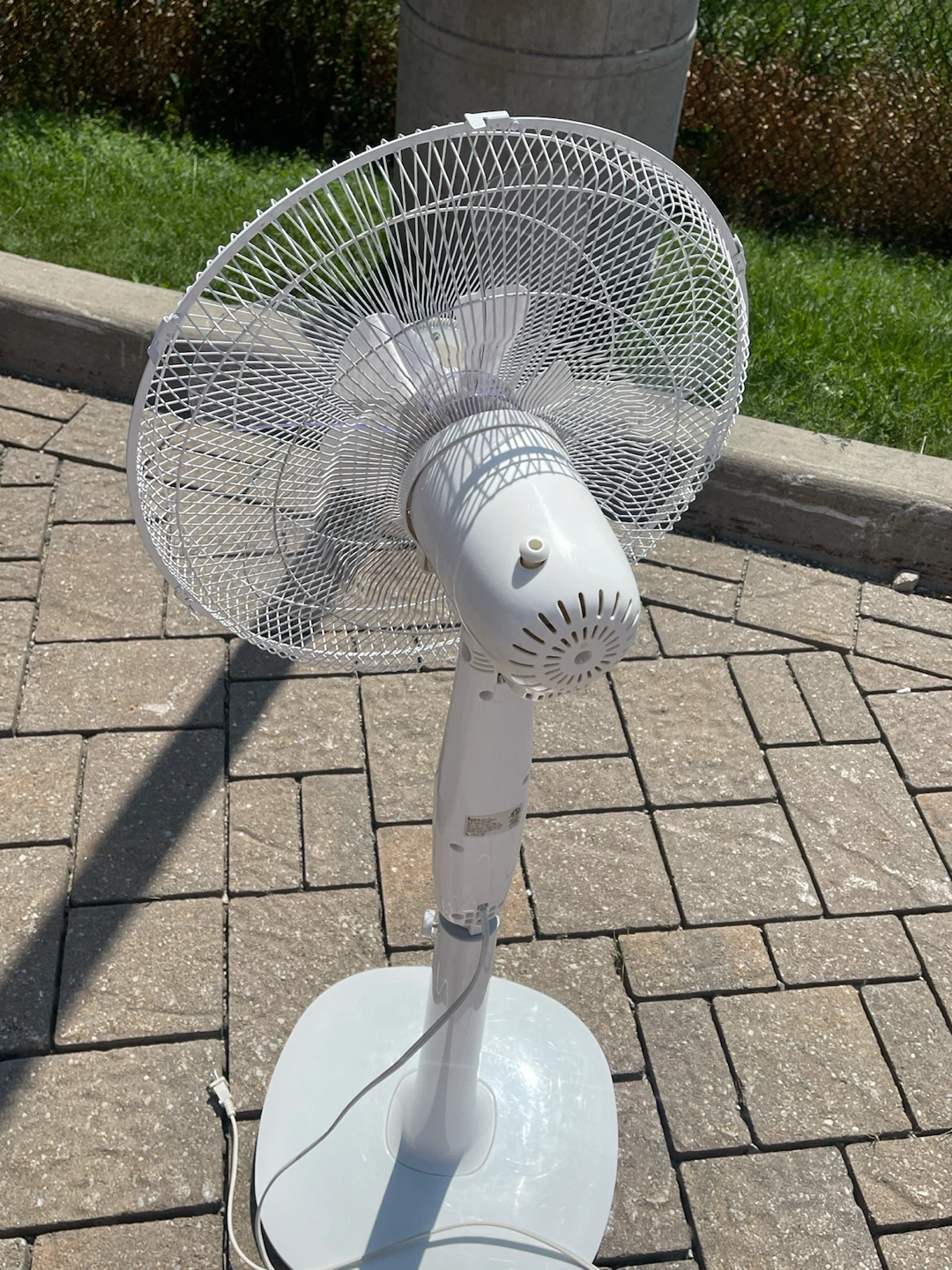 Honeywell White Pedestal Fan - photo 5