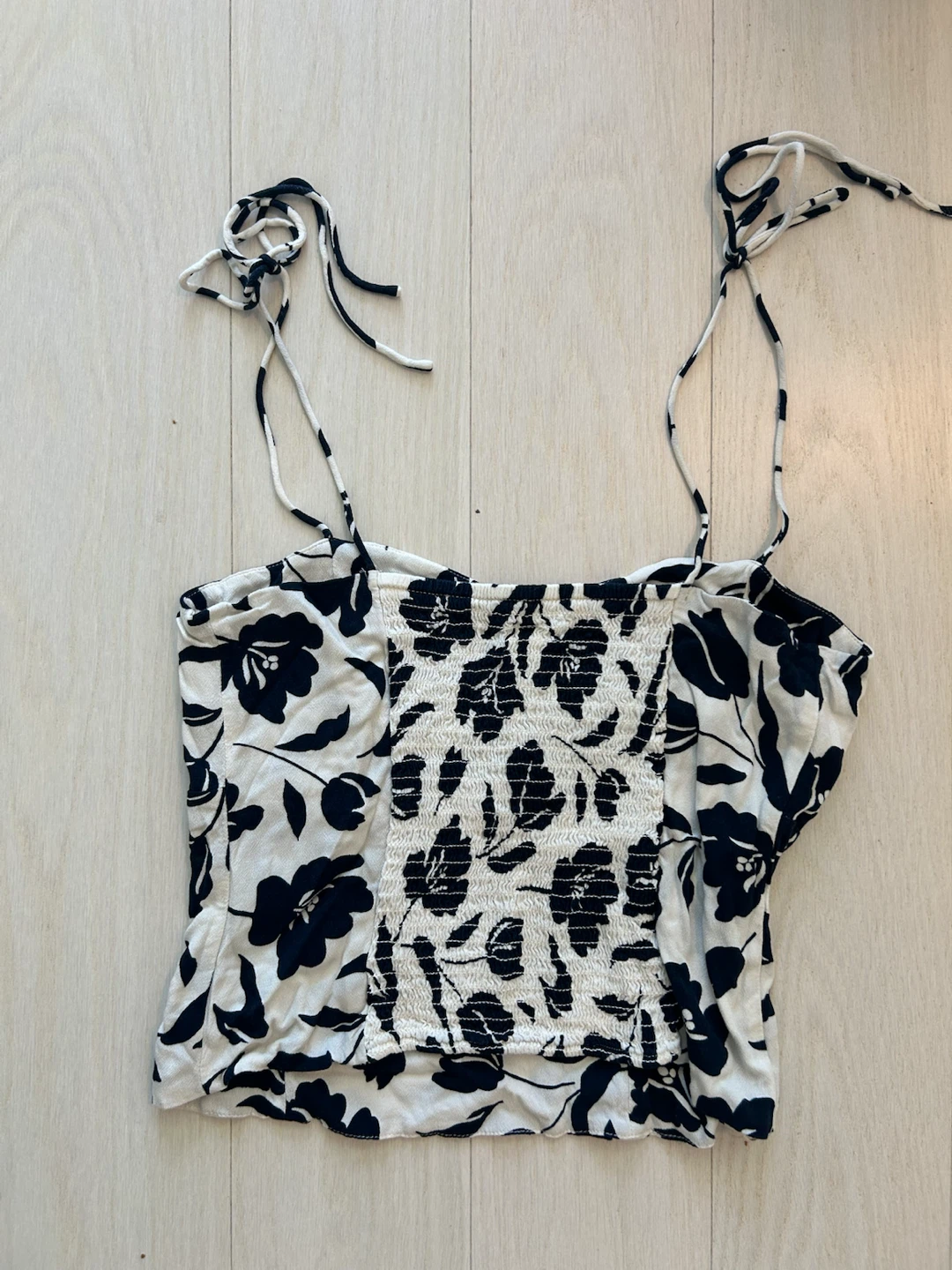 Old Navy Floral Smocked Crop Top - photo 2