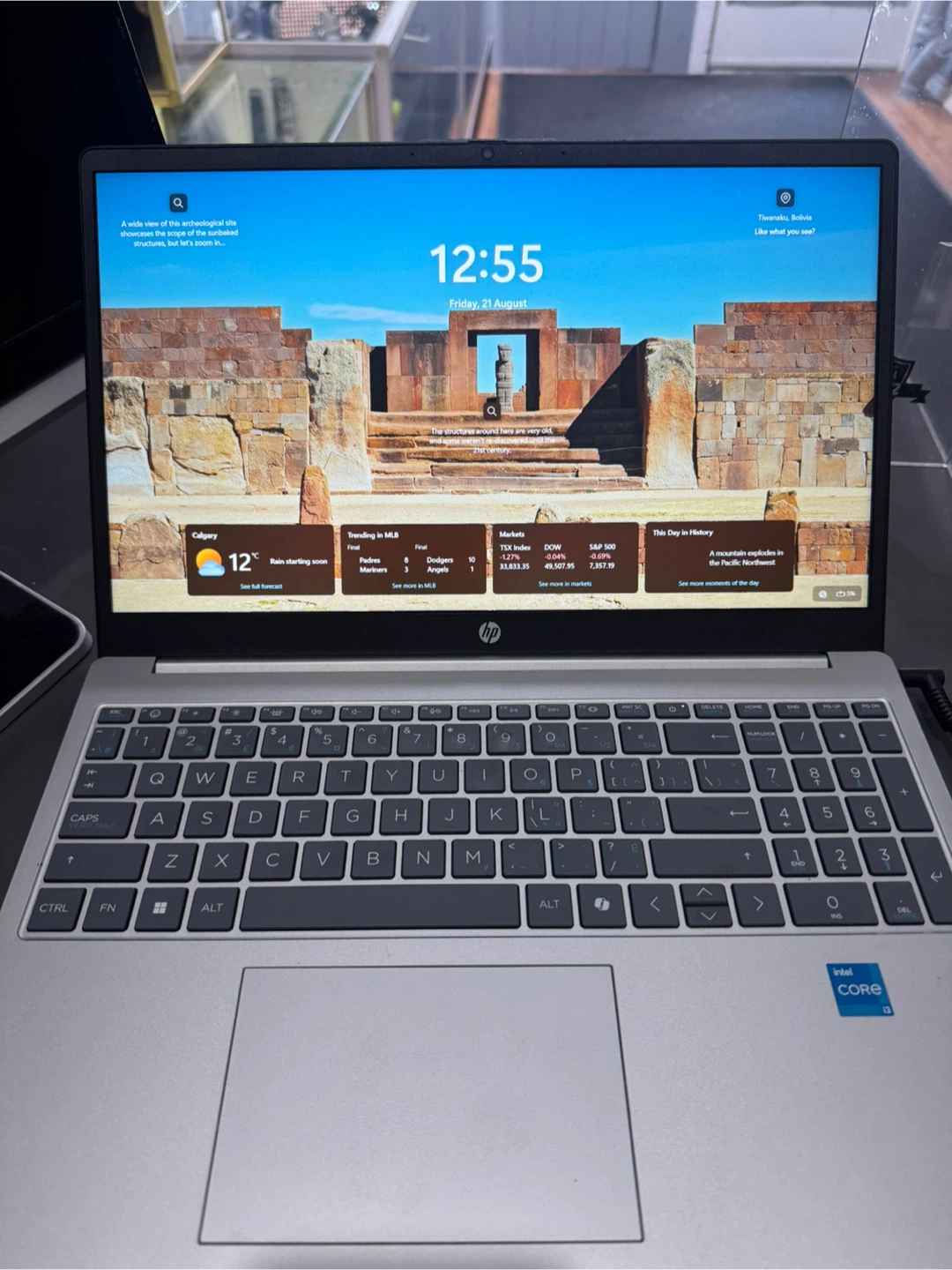 HP Laptop 15-fd0xxx Intel Core i3 firm price