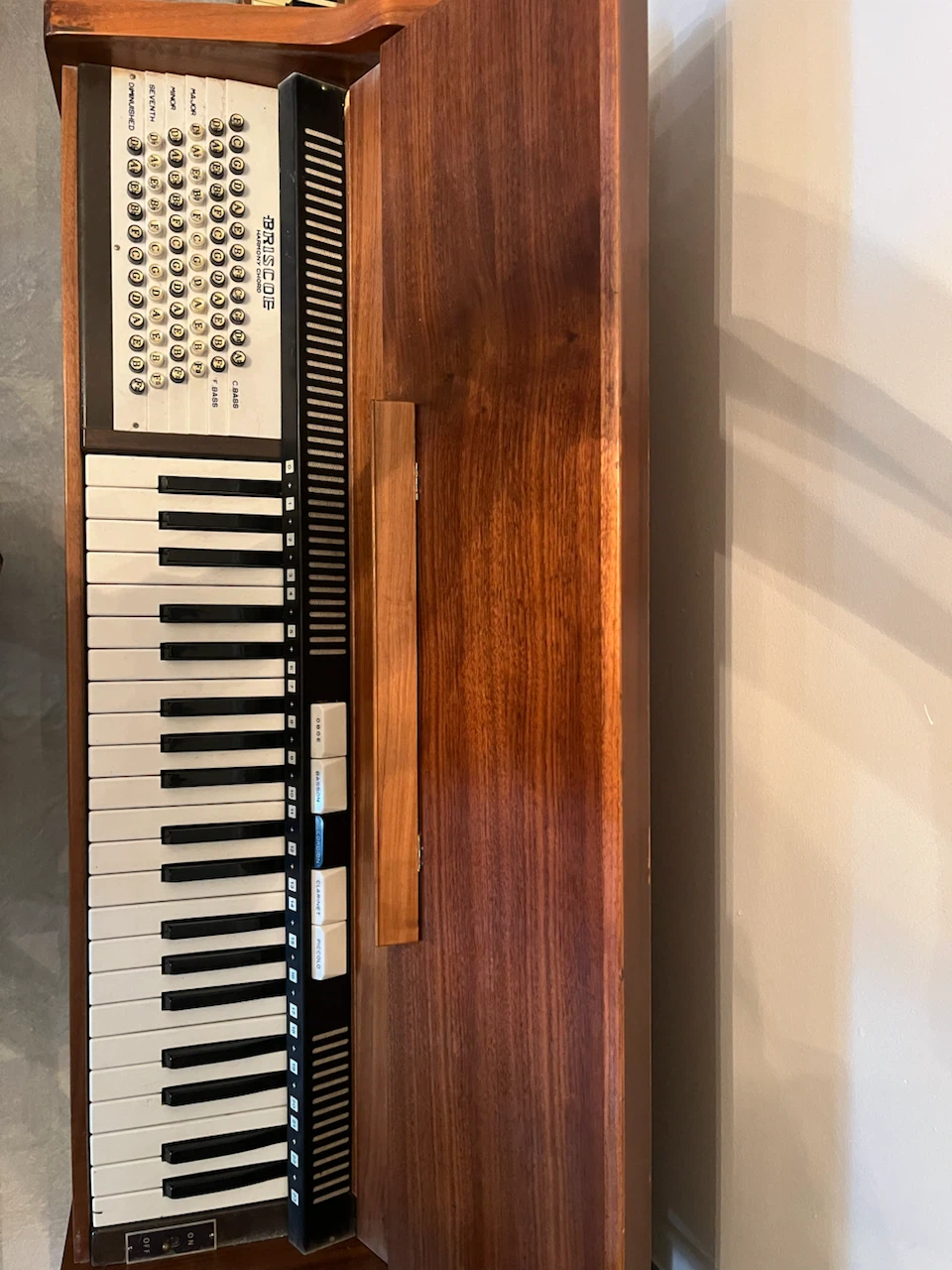 Vintage 1960s Briscoe Harmonychord Organ - photo 2