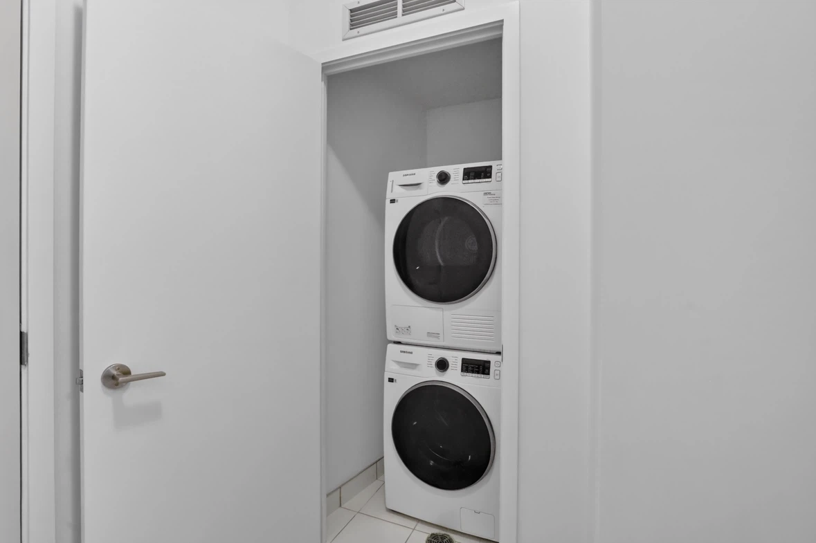 One bedroom Den for Rent - photo 3