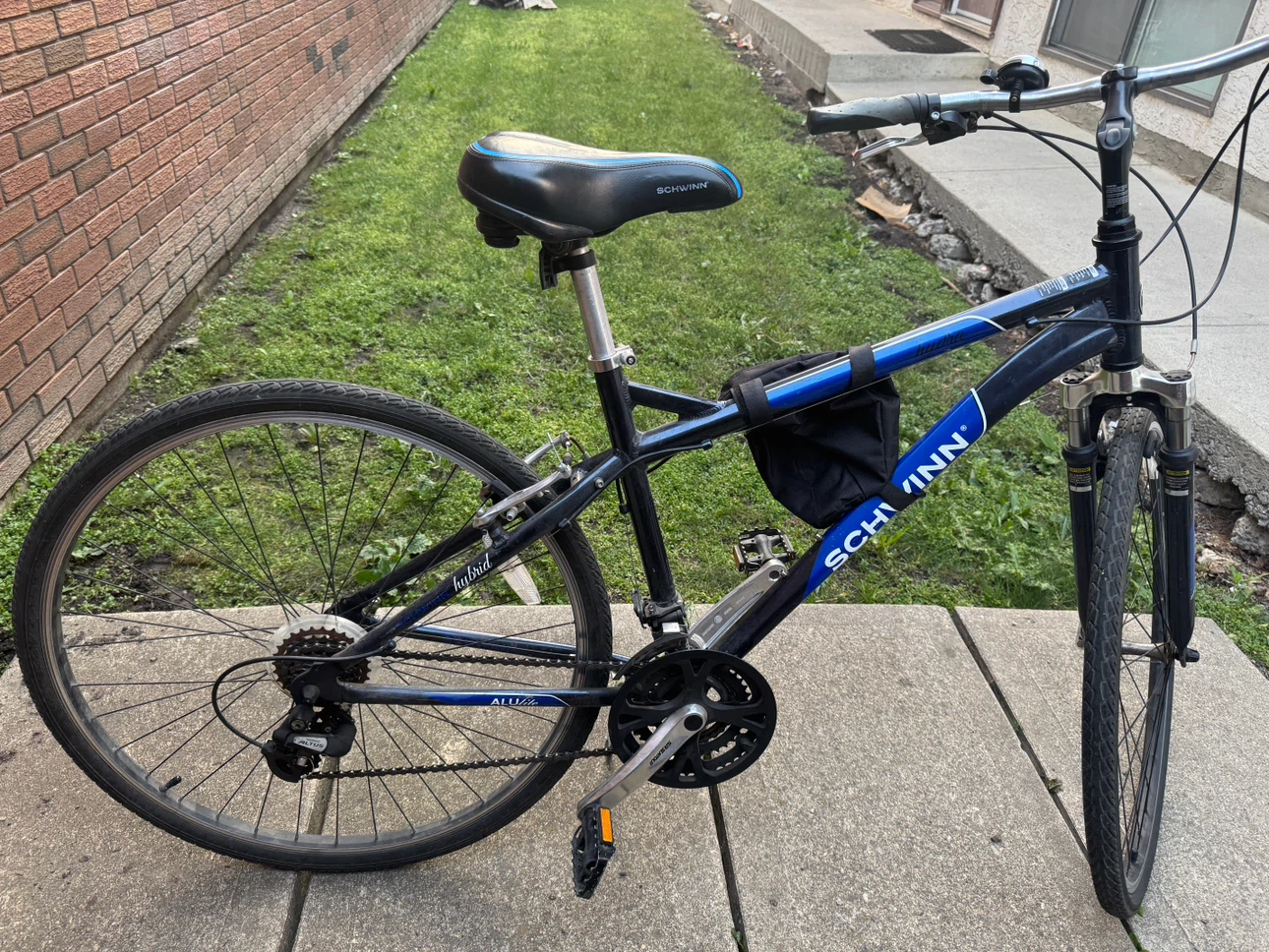 Schwinn Hybrid Bicycle - photo 4