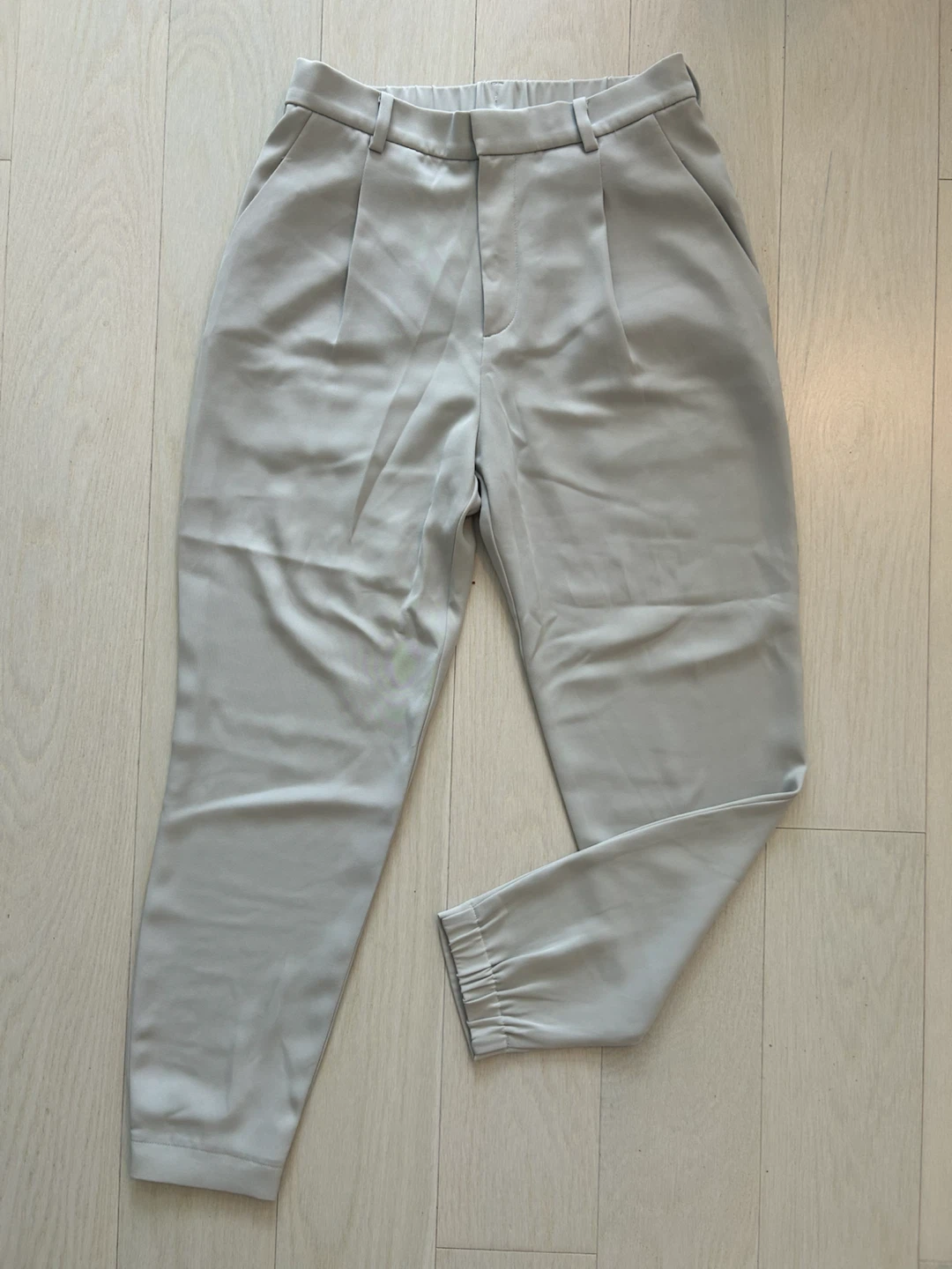 Light Grey cropped jogger trousers - M