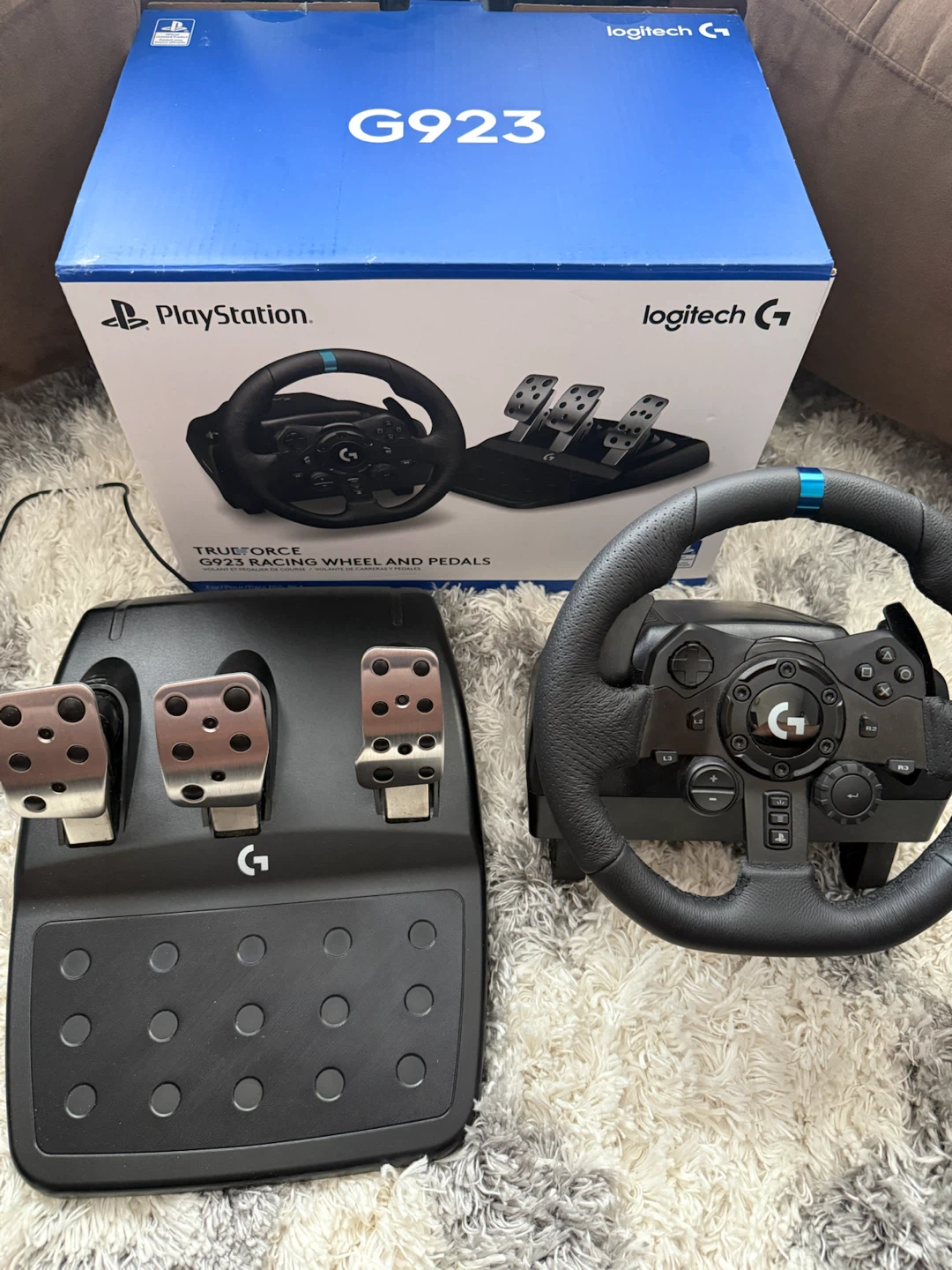 Logitech G923 Steering wheel + Padel's