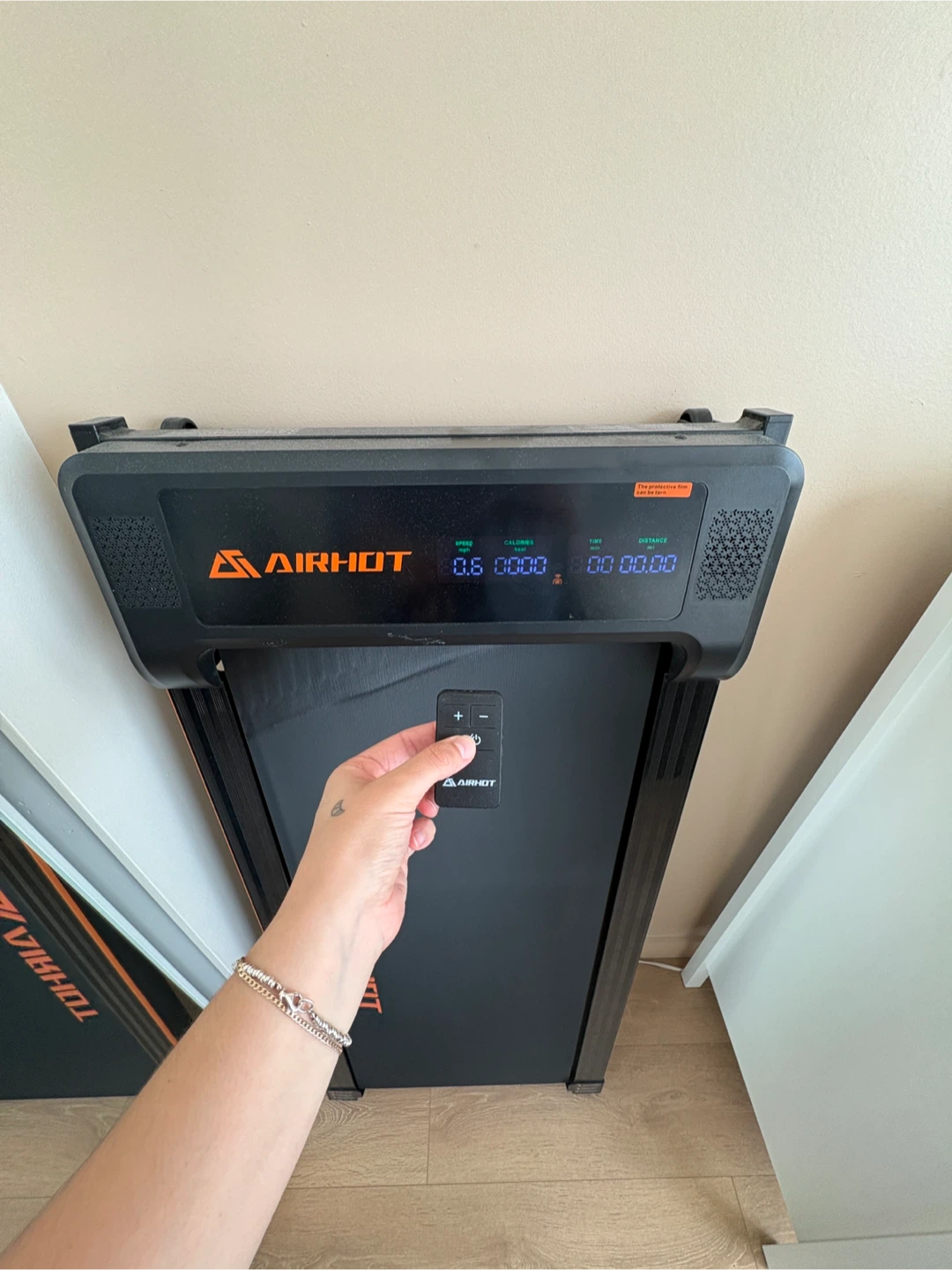 AIRHOT Treadmill - photo 3