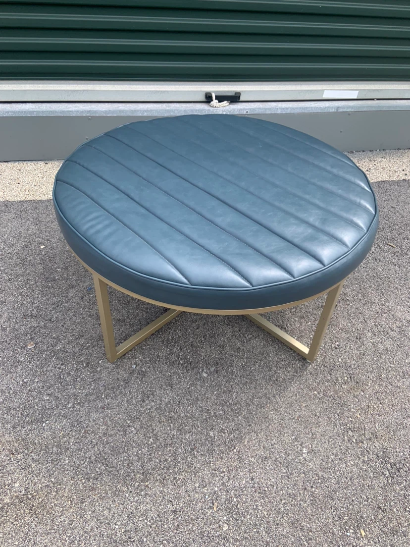 Round Tufted Ottoman Coffee Table - photo 3