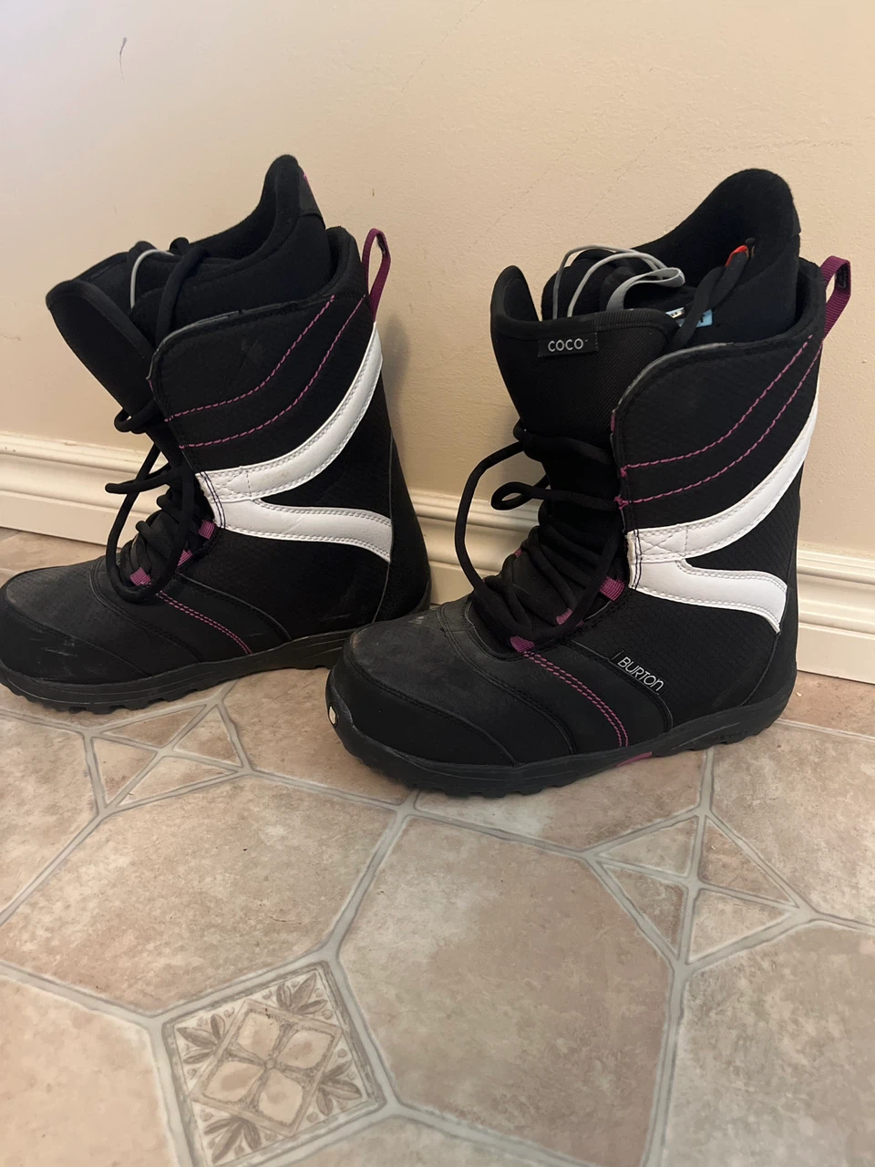 Burton Women's Coco Snowboard Boots Size 8 - photo 2