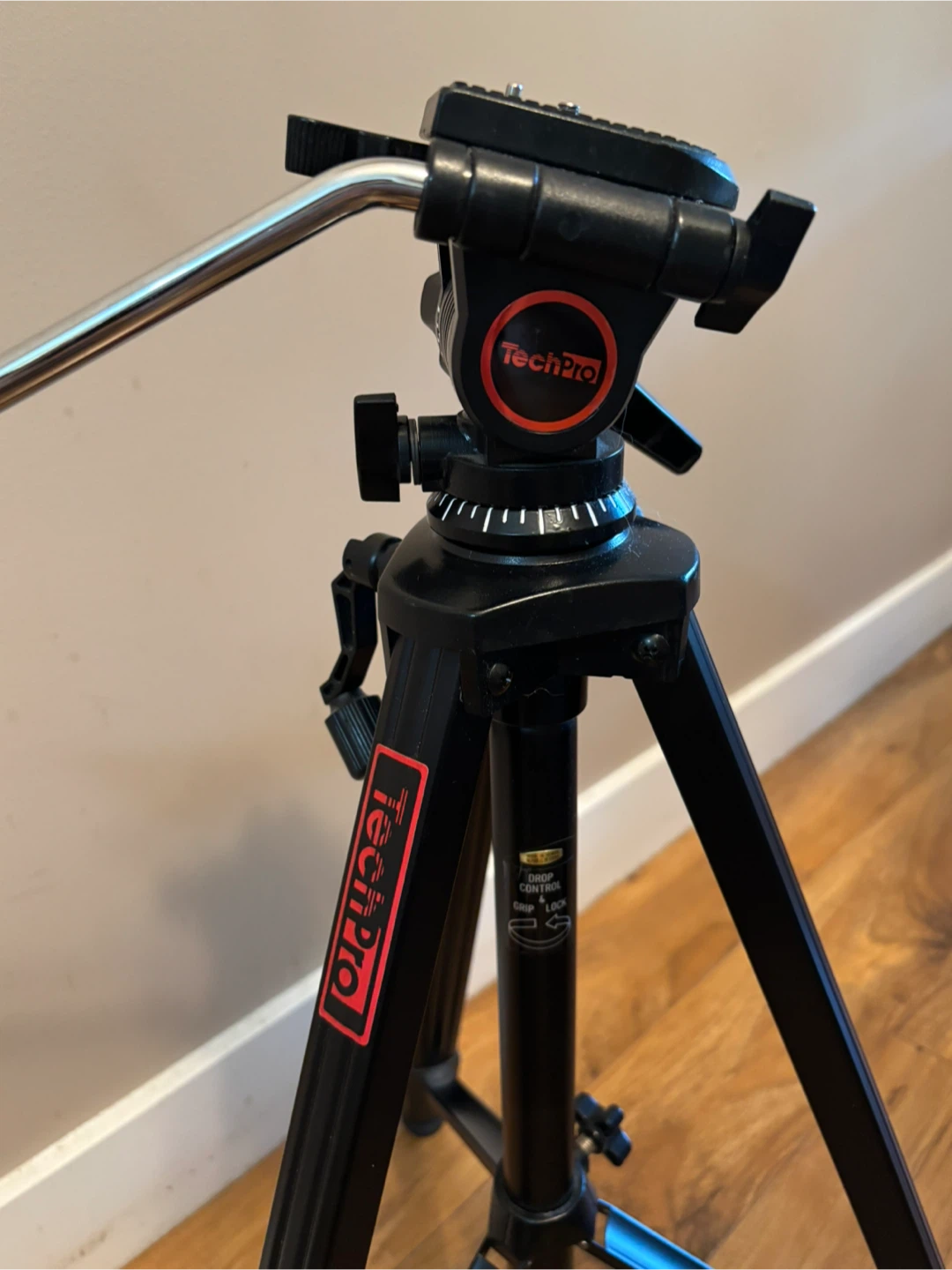 TechPro Tripod - photo 3