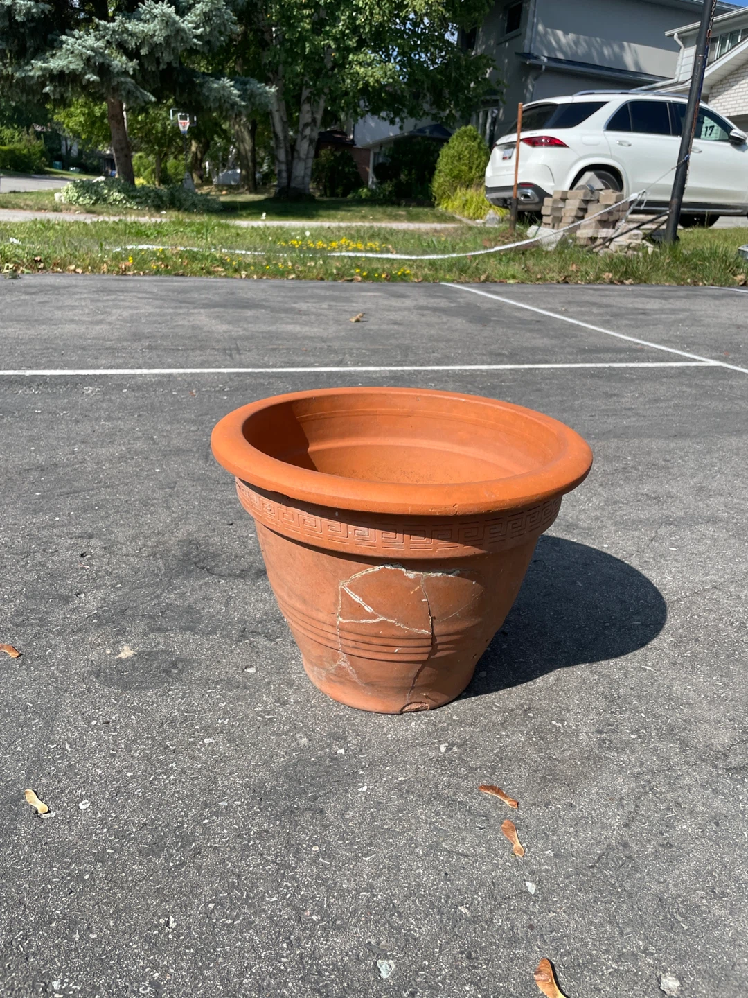 Terracotta Flower Pot - Cracked - photo 2