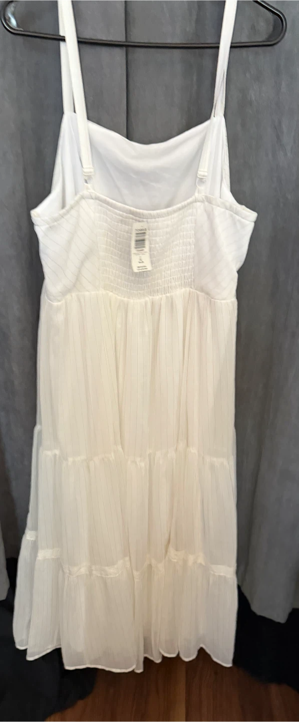 New with tag. Torrid White Tiered Dress Size 2 - photo 2