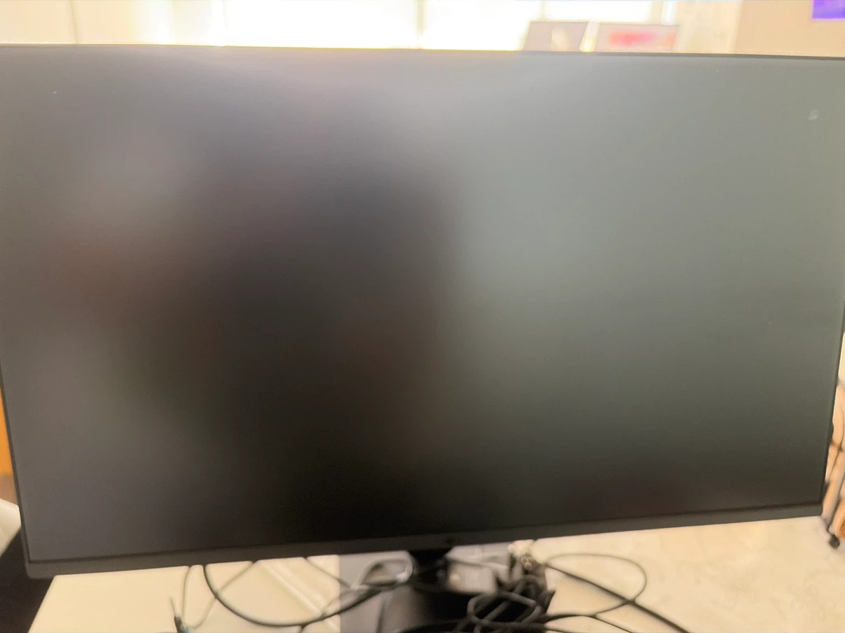LG 24" Monitor - photo 2