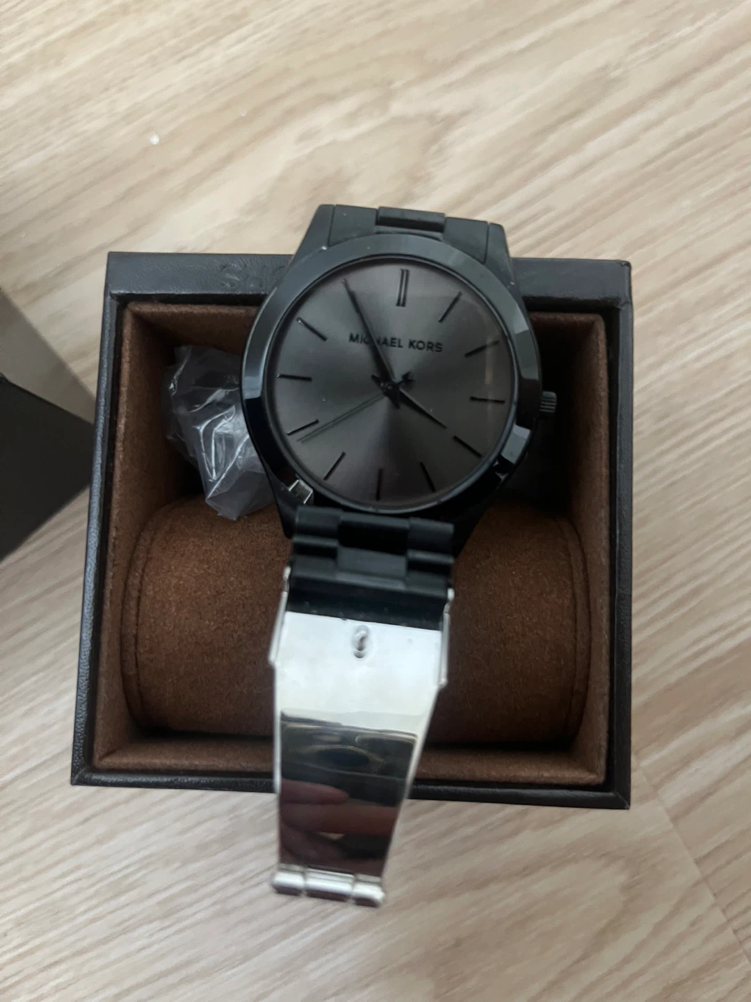 Michael Kors Black Watch - photo 2