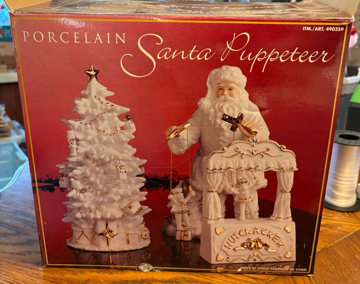 ✨✨Porcelain Santa Puppeteer Christmas Decor Set - photo 5