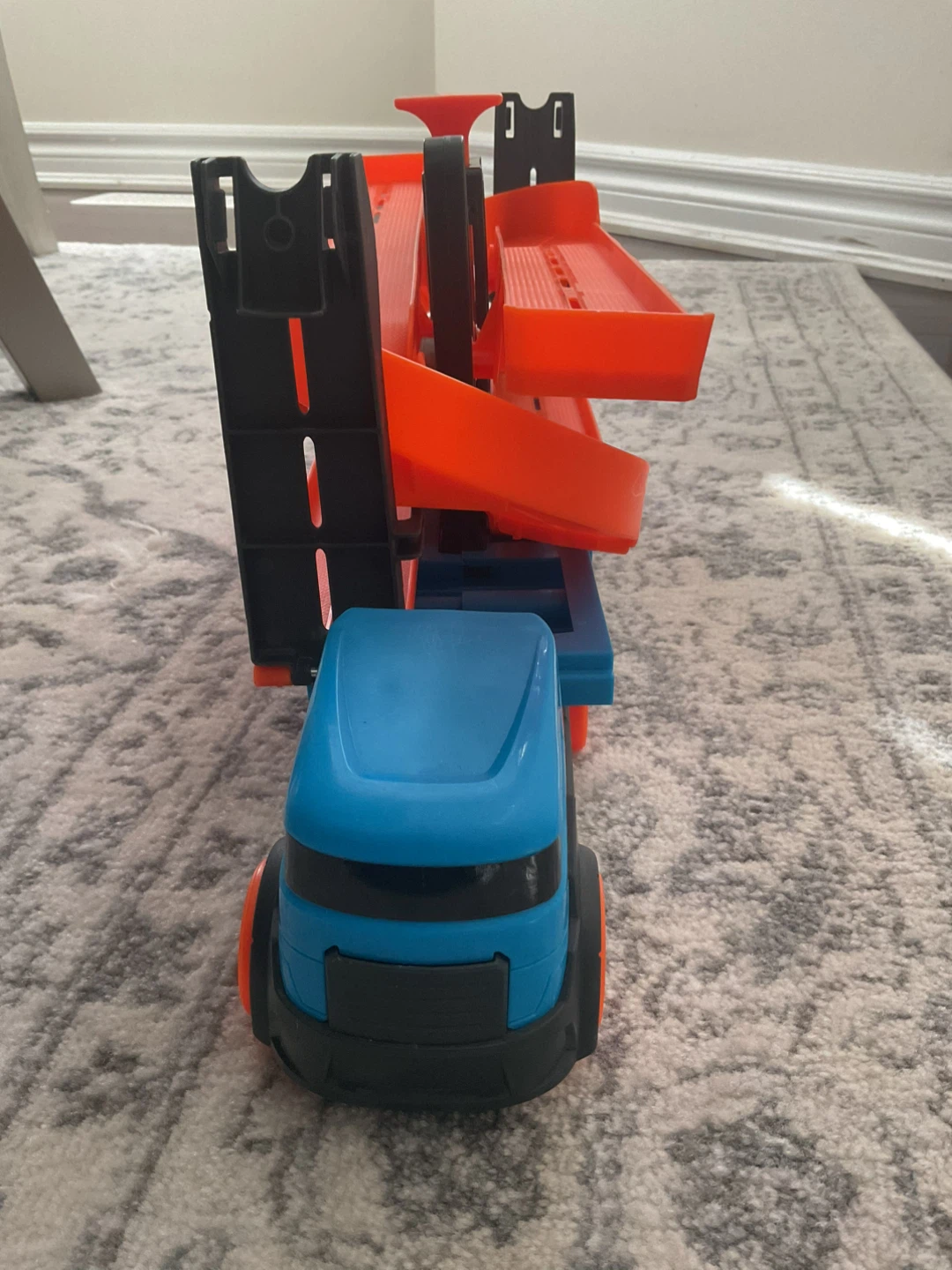 🚗 Toy Car Track Playset – Excellent Condition – $19 - photo 2