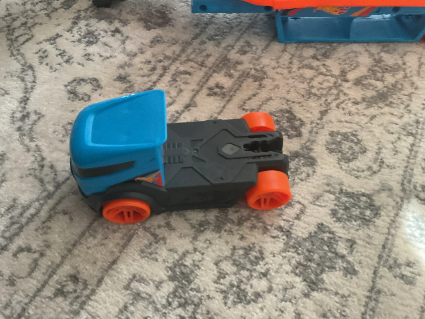 🚗 Toy Car Track Playset – Excellent Condition – $19 - photo 5