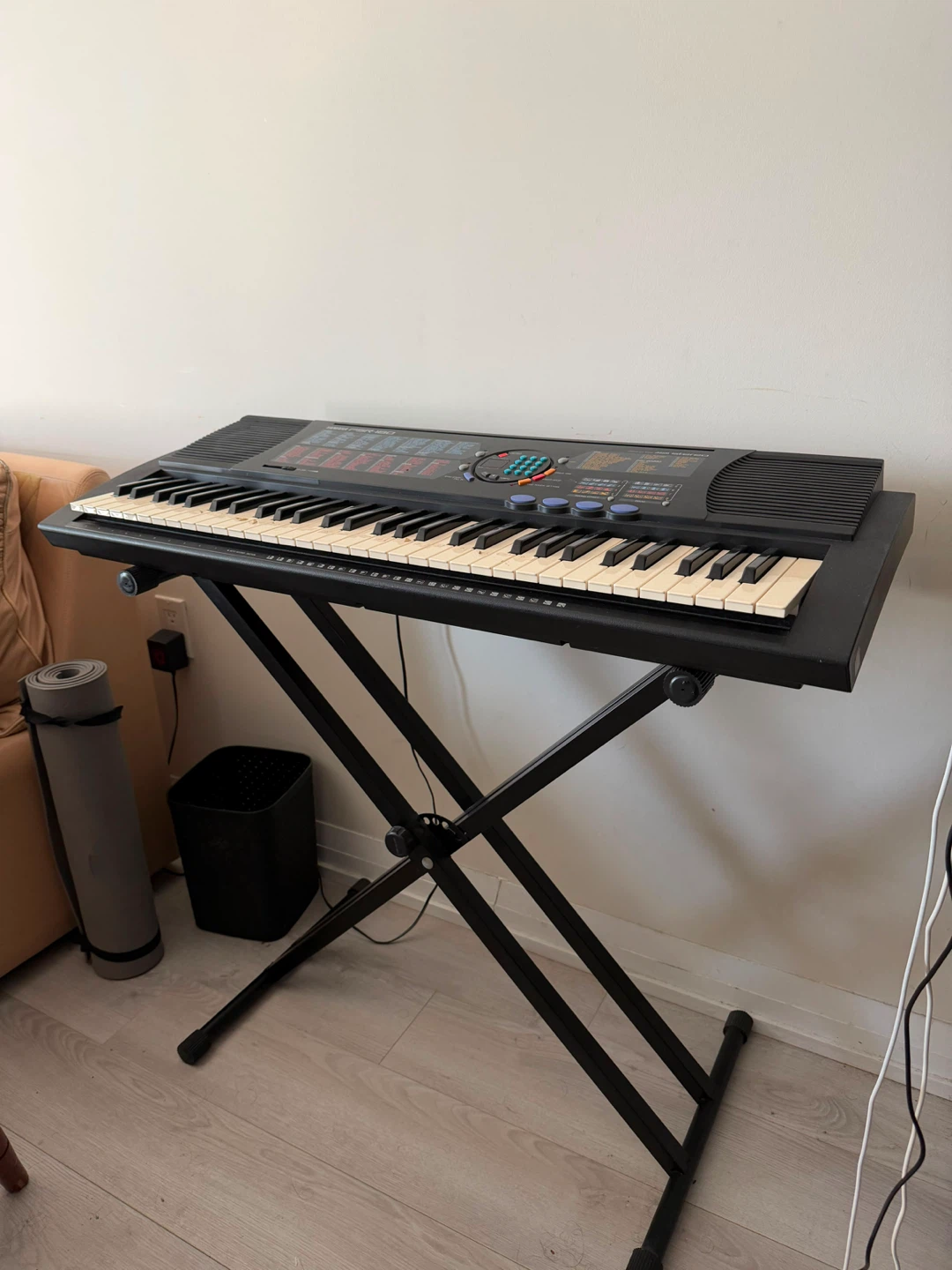 Yamaha PSR-180 Electronic Keyboard with Stand