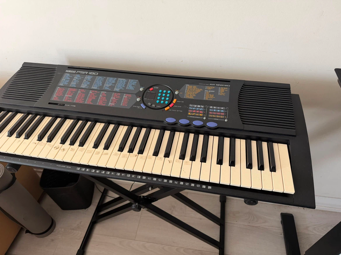 Yamaha PSR-180 Electronic Keyboard with Stand - photo 2