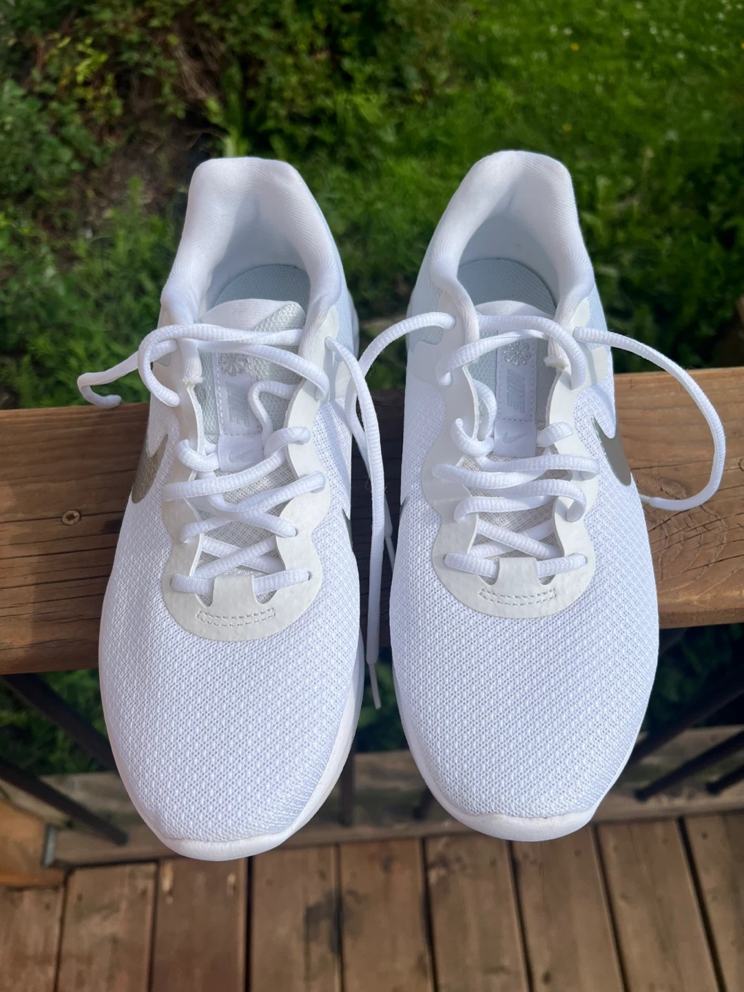 Nike Revolution 6 woman’s Running Shoes White Size 9.5 - photo 2